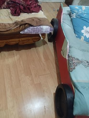 sekiller maraqli: Uşaq üçün maşın formalı çarpayı - Dizayn: Qırmızı rəngdə, yanlarda — 4