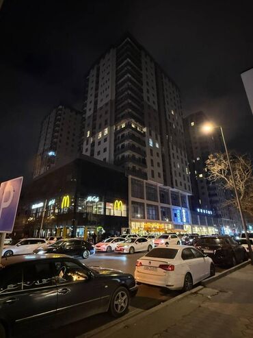 Uzunmüddətli kirayə mənzillər: Nəsimi rayonu, Nəsimi bazarının yanında 20 mərtəbəli binanın 18 ci — 26