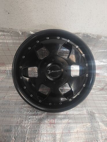 низкопрофильная резина: Диски R 17 RS Wheels, Комплект, отверстий - 8, Новый