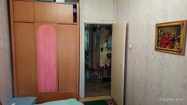 продам 3 х ком кв в мкр: 3 бөлмө, 62 кв. м, 105-серия, 1 кабат, Косметикалык ремонт