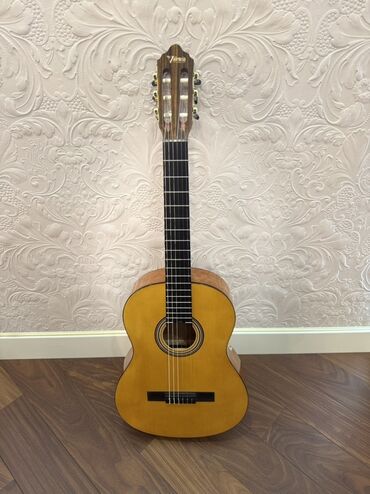 Пианино: Классическая гитара, Новый