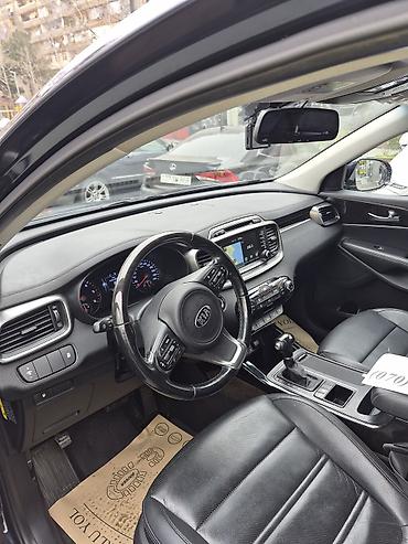 Kia: Kia Sorento – geniş və rahat krossover Xüsusiyyətlər və təchizat: - — 25
