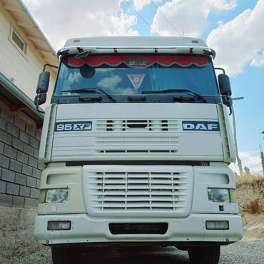 грузовик в рассрочку: Тягач, DAF, 2001 г., Без прицепа