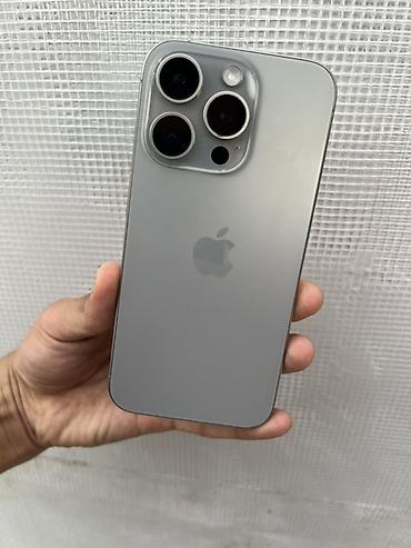 IPhone 15 Pro, Б/у, 256 ГБ, Серебристый, Зарядное устройство, Кабель, 84 %