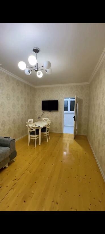 Uzunmüddətli kirayə mənzillər: Nərmanov metrosun yaxınlıqı Təbriz küçəsi 4/2 mərtəbəsi təmirli və — 10