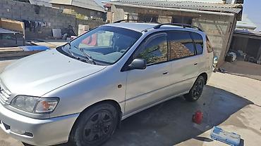 тайота в: Toyota Picnic: 2003 г., 2 л, Механика, Газ — 1