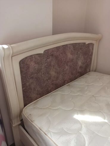 накидки на стулья: Кровать, Б/у