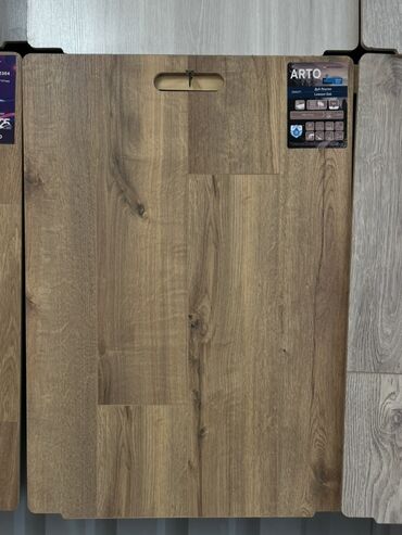 лампа для студии: Ламинат ARTO, декор “Дуб Люксем” (Luxem Oak). Особенности: - Текстура