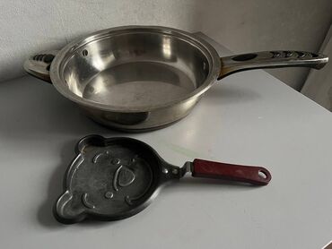 сковорода чугун: Продам сковороду из нержавеющей стали, в подарок маленькая сковородка