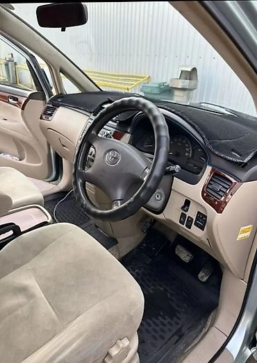 корса: Toyota Ipsum: 2002 г., 2 л, Автомат, Бензин, Минивэн — 9