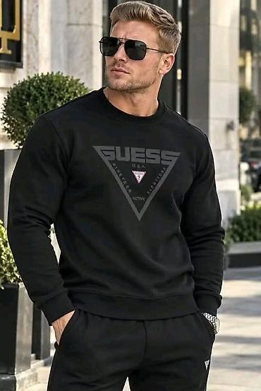 prada duks: Muski Kvalitetan Duks 
Cena: 3000dinara
Velicine: S,M,L,XL,XXL
PM✨ — 1