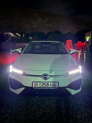 e2 byd: Электромобиль GAC Aion S, белый седан. Основные характеристики и — 4