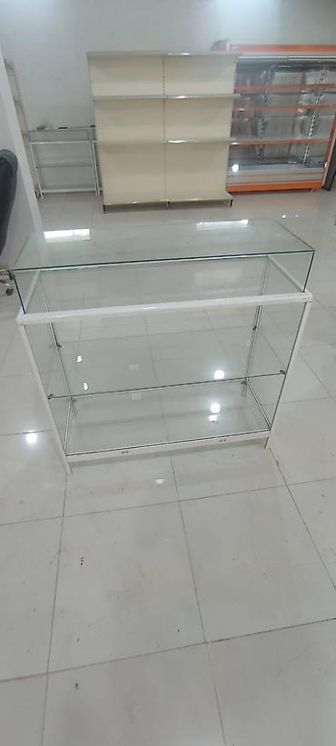 Digər biznes avadanlığı: 4 eded magaza vitrini her biri 40 Azn. Unvan Bine. Shirin x — 1