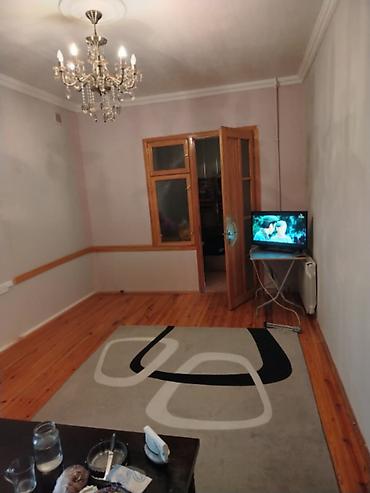 Mənzillər: Bakı, Yasamal, 1 otaqlı, Köhnə tikili, m. İnşaatçılar, 50 kv. m — 10