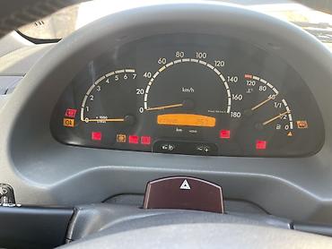 mersedes e220: Грузовик, Mercedes-Benz, Дубль, Б/у — 2
