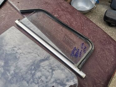 Auto delovi: Staklo desnih zadnjih vrata Lada 2131 Niva produzena. Skinuto sa — 12