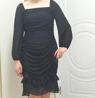 Qara rəngli zərif qadın paltarı - Model: Büzgülü dizaynlı qısa paltar