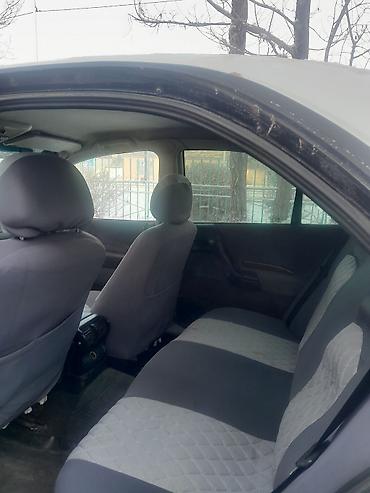 Другой транспорт: Продаётся легковой автомобиль седан (красный), классический — 5