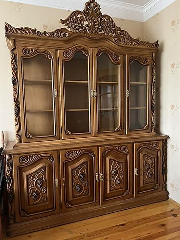 Mağaza avadanlığı: Klassik üslubda böyük vitrin-bufet - Material: tam ağac (qəhvəyi — 3