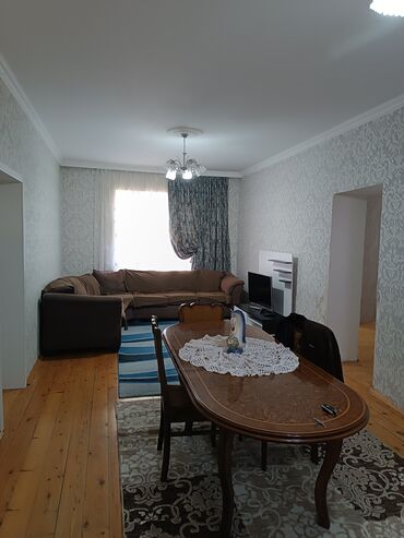 Köhnə tikili: Ramana savxoz yola yaxın bolluq marketin yanı, 4 böyük otağ kombi — 14