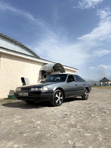 ваз 2107 2010: Mazda 626: 1988 г., 2 л, Механика, Бензин, Хэтчбэк