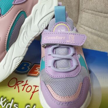 Детская обувь: Продаю детскую обувь: 1. Кросовки б/у фиолетовые/ комбинированные — 2