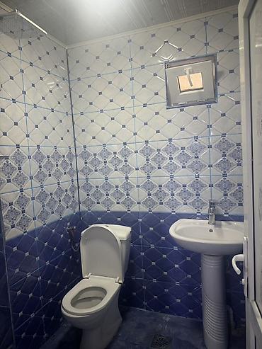 Həyət evləri və villaların satışı: Ev Binəqədi tam mərkəzdə avtobus yolunan 20 metr mesafede — 10