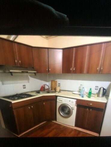 Matraslar: Mətbəx mebeli dəsti - Künc Kuxna mebel dəsti satilir. Laminatdır