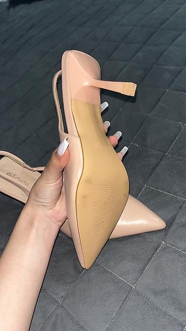 Tuflilər: Qadın ayaqqabısı – bej rəng, sivri burun, stilet model, razmer 40 — 3