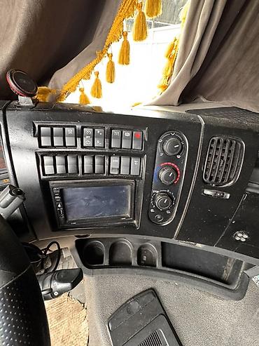 Тягачи: Тягач, Renault, 2012 г., Шторный — 14