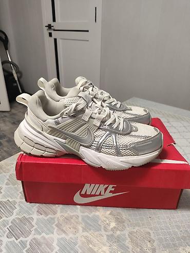leopard 5: Nike V2K Run Metallic Silver -размер: 38 -цена:2500 - Цвет: Metallic — 2