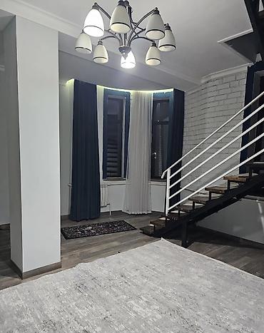 Долгосрочная аренда домов: 210 м², 7 комнат, Балкон застеклен, Бронированные двери, Утепленный — 20