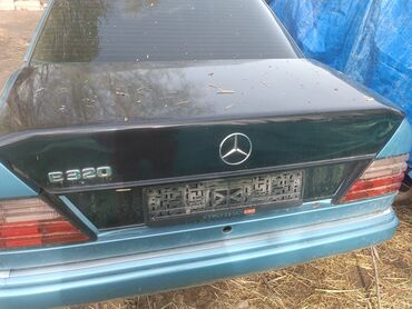 ремонт панелей авто: Крышка багажника Mercedes-Benz, 1993 г., Б/у, Оригинал
