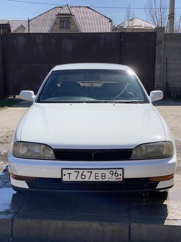 срочно продаю камри: Toyota Camry: 1992 г., 1.8 л, Автомат, Бензин, Седан