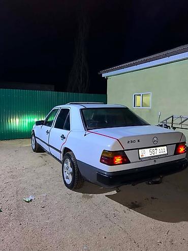фура мерс: Mercedes-Benz W124: 1988 г., 2.3 л, Механика, Бензин, Седан — 4