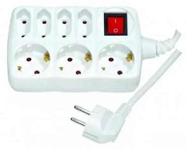 Produžni kablovi: Produžni razvodnik sa prekidačem – 7 priključaka - Ukupno 7 utičnica — 4
