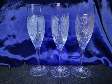 Čaše: Case za vino kristal rucni rad 1960g+. Case komada 3 u ceni,bez na lalafo.rs — 1 Čaše: Case za vino kristal rucni rad 1960g+. Case komada 3 u ceni,bez — 1