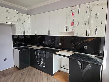 Mətbəx mebel dəsti – müasir dizayn - Üst dolablar: ağ rəngli, hamar lalafo.az -da Mətbəx mebel dəsti – müasir dizayn - Üst dolablar: ağ rəngli, hamar