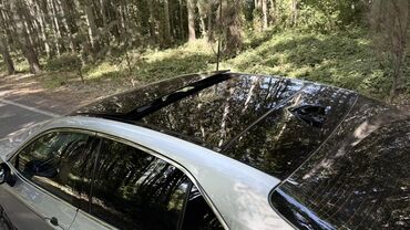 диска на пассат: Toyota Camry SE75, серебристый седан с черной глянцевой крышей, люк