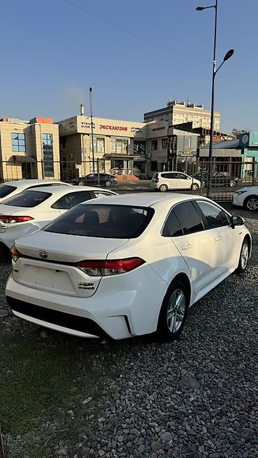 какие авто надежные: Toyota Corolla: 2023 г., Гибрид, Седан — 10