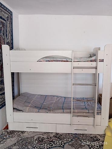 бушный спалный: Двухъярусная детская кровать, Б/у, ЛДСП, цвет - Белый — 2