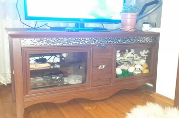 tv stand alçıpan: İşlənmiş, Düz TV altlığı, Polkalı, Taxtalı, Türkiyə