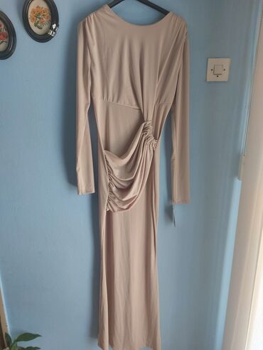 Ostala ženska odeća: Lot ženske odeće – 4 komada 1) Duga haljina, bež/nude ton - Dugi — 1