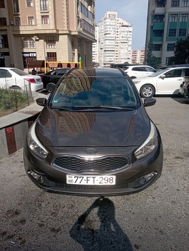 Kia Ceed: 1.6 l | 2012 il Hetçbek