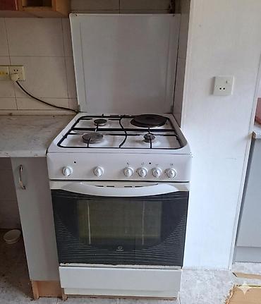 peckalar: Qaz peçi 
İNDESİT 
Qiymet : 80 azn 
Unvan : 8 mk bakı 
4439 — 1