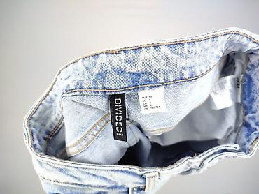 jeans chrome hearts flared: H&M Divided, Jeansy damskie, rozmiar M — 4