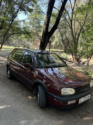 Унаа: Volkswagen Golf: 1993 г., 1.8 л, Кол менен иштөөчү, Хетчбек — 2