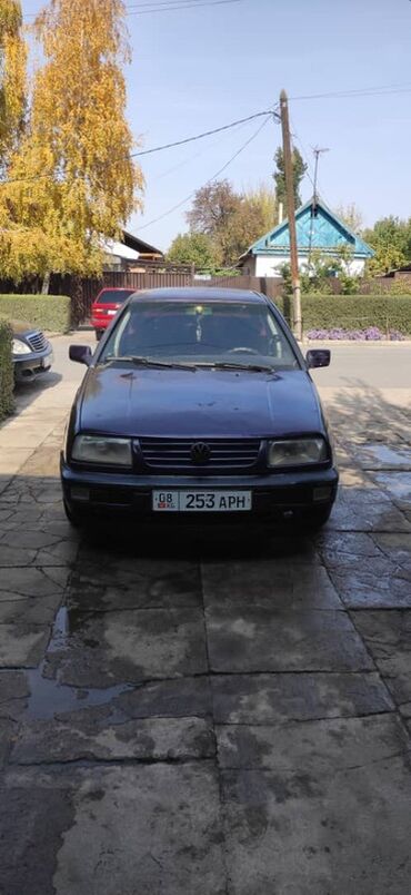 наклейки на окна: Volkswagen Vento: 1993 г., 1.8 л, Механика, Бензин, Седан