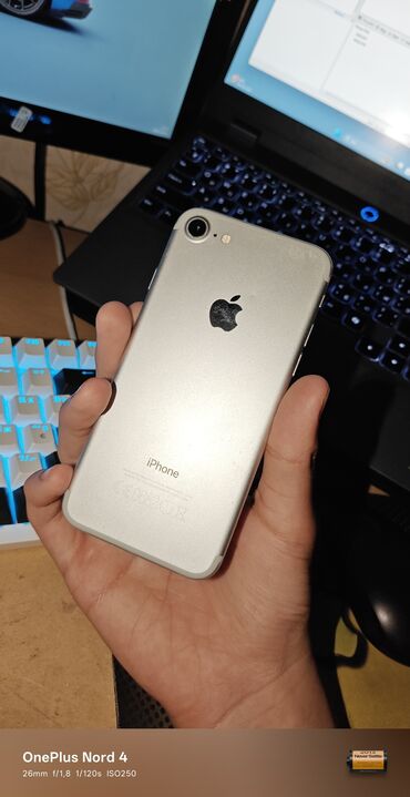 IPhone 7, 32 ГБ, Битый