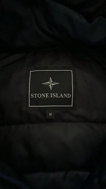 Женская одежда: Пуховая жилетка Stone Island с капюшоном, размер M. - Цвет — 4